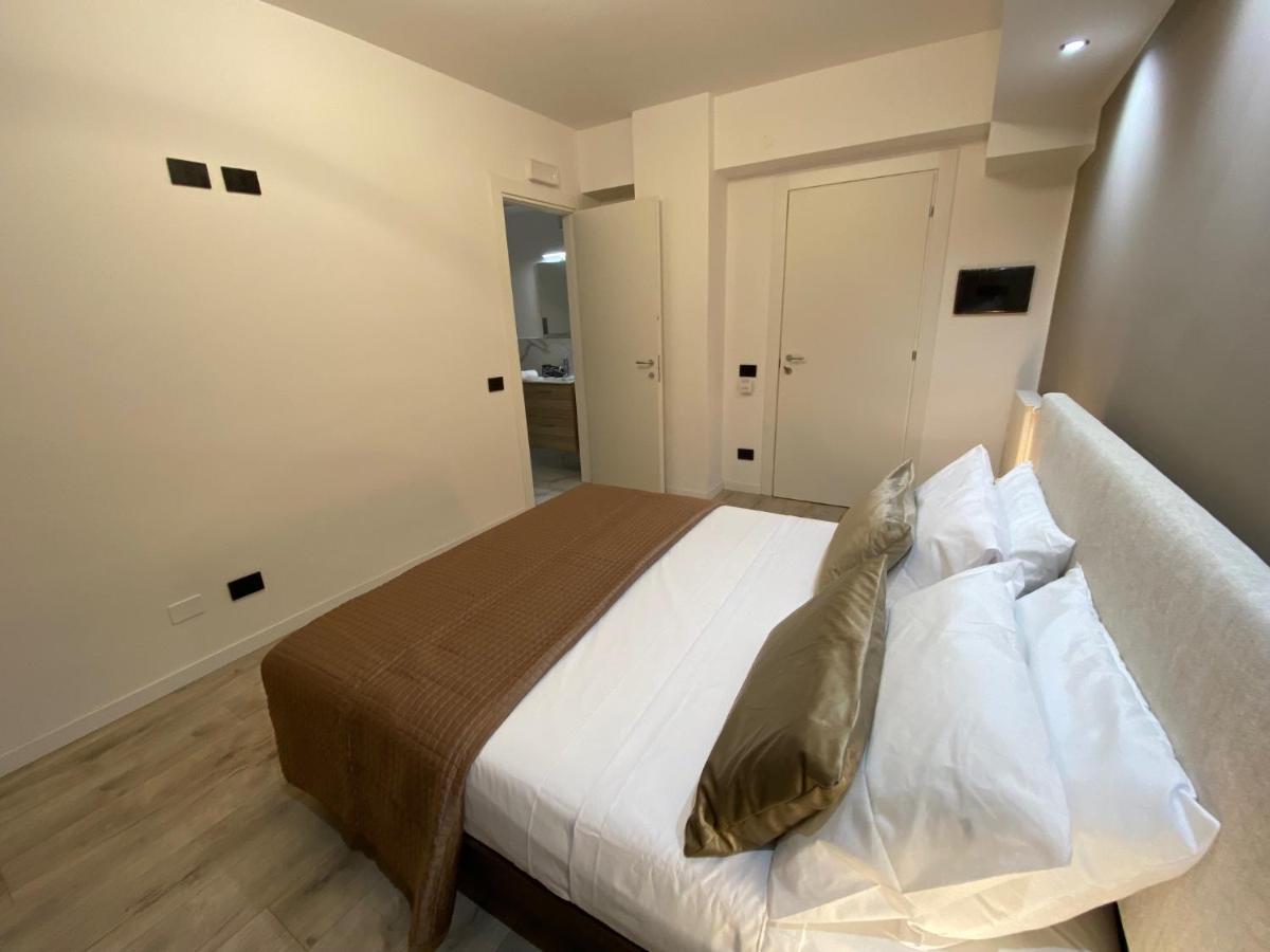 Hotel Plaza Ungheria 巴勒莫 外观 照片