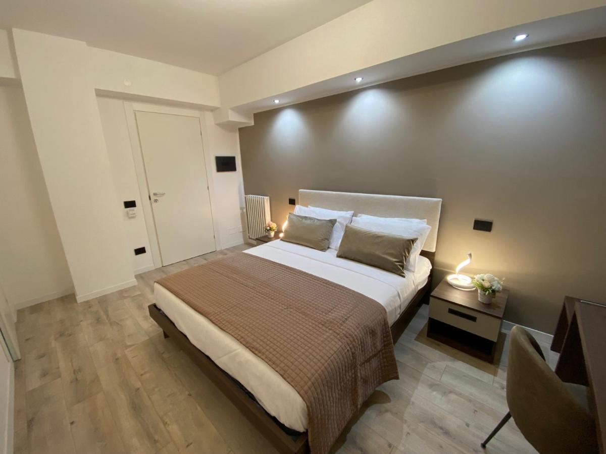 Hotel Plaza Ungheria 巴勒莫 外观 照片
