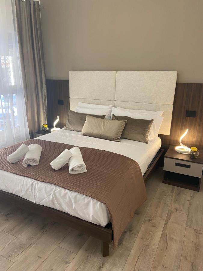 Hotel Plaza Ungheria 巴勒莫 外观 照片