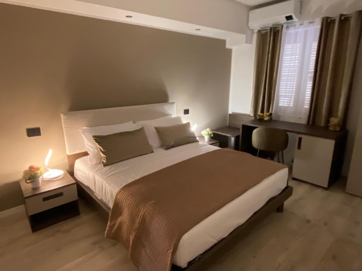 Hotel Plaza Ungheria 巴勒莫 外观 照片