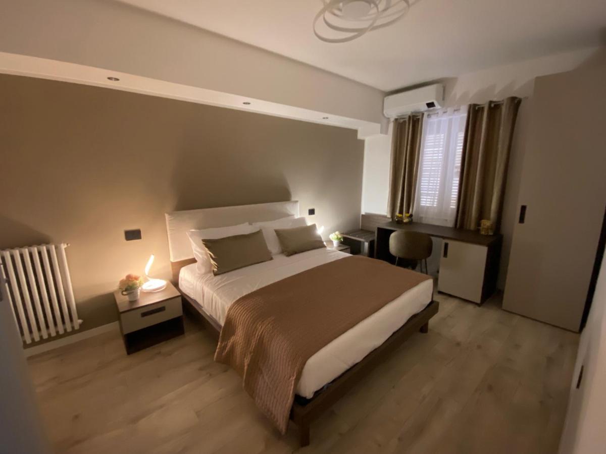 Hotel Plaza Ungheria 巴勒莫 外观 照片